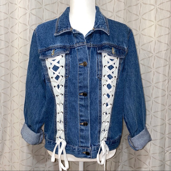 🎉HP🎉 White Laced Denim Jacket - Picture 2 of 4